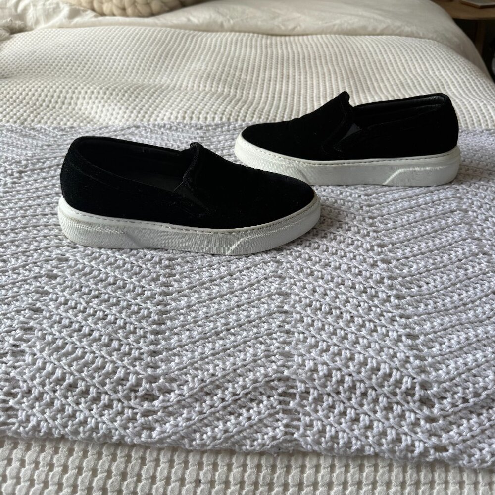 M.Gemi The Sofia Velvet Sneaker (Black Size 37.5 Excellent Condition)